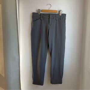 Lolë Grey Hiking Pants 4 way stretch UPF 50+ Dries overnight size 8